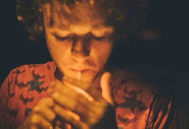 Què em passa si fumo porros?